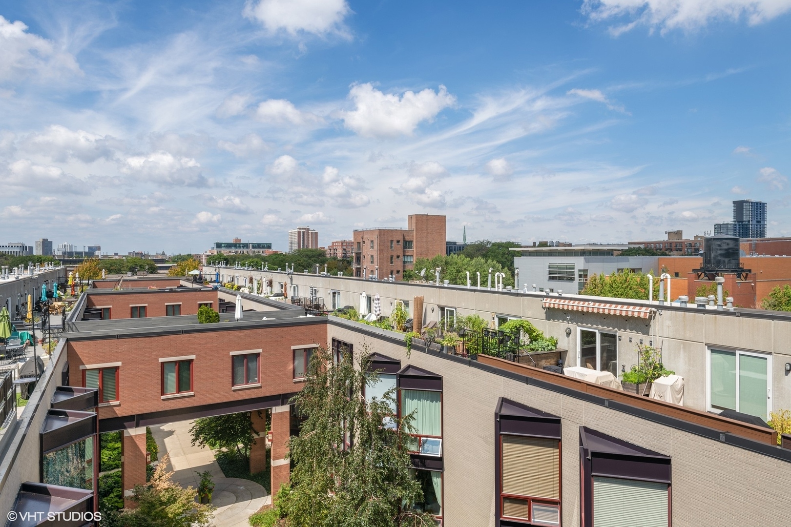 222 South Racine Avenue, Unit 48 Chicago, IL 60607 - Photo 15 of 21 a view of city from balcony