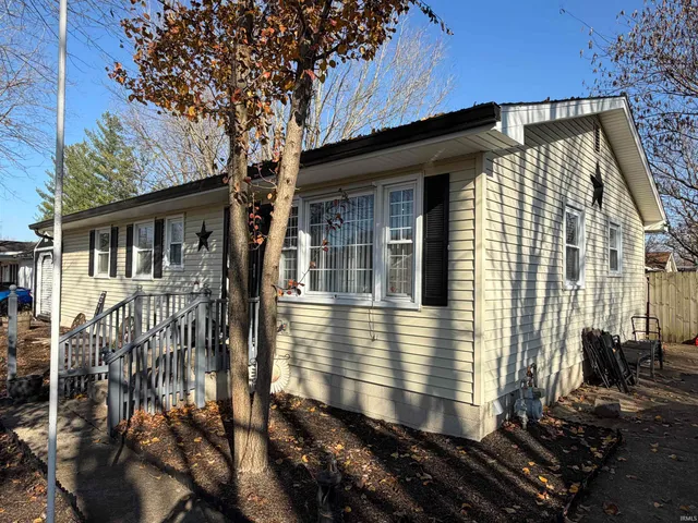 $269,900 | 1812 Circle Drive, Bedford, IN 47421