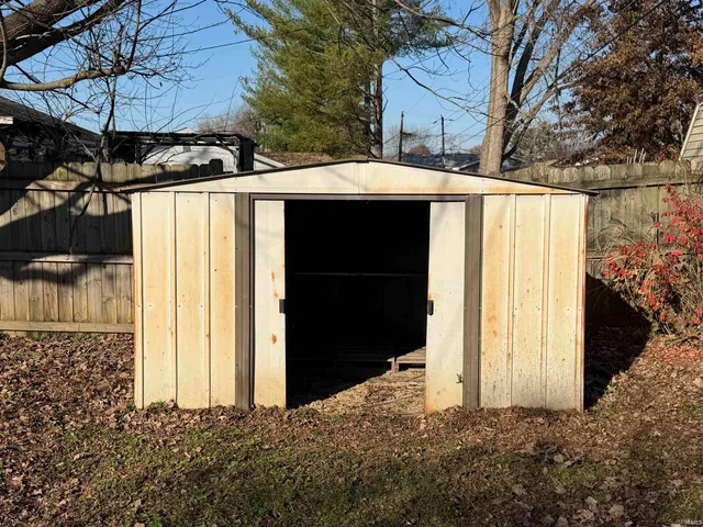 $269,900 | 1812 Circle Drive, Bedford, IN 47421