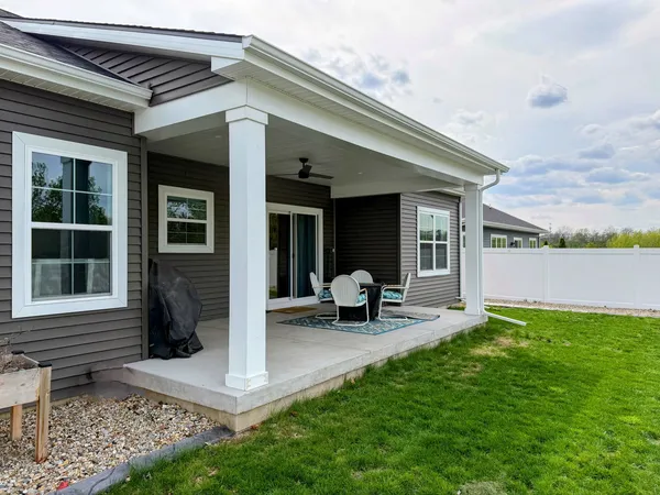 $489,000 | 1717 South Stone Creek Boulevard, Urbana, IL 61802