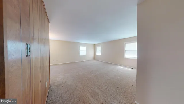 a view of empty room with window