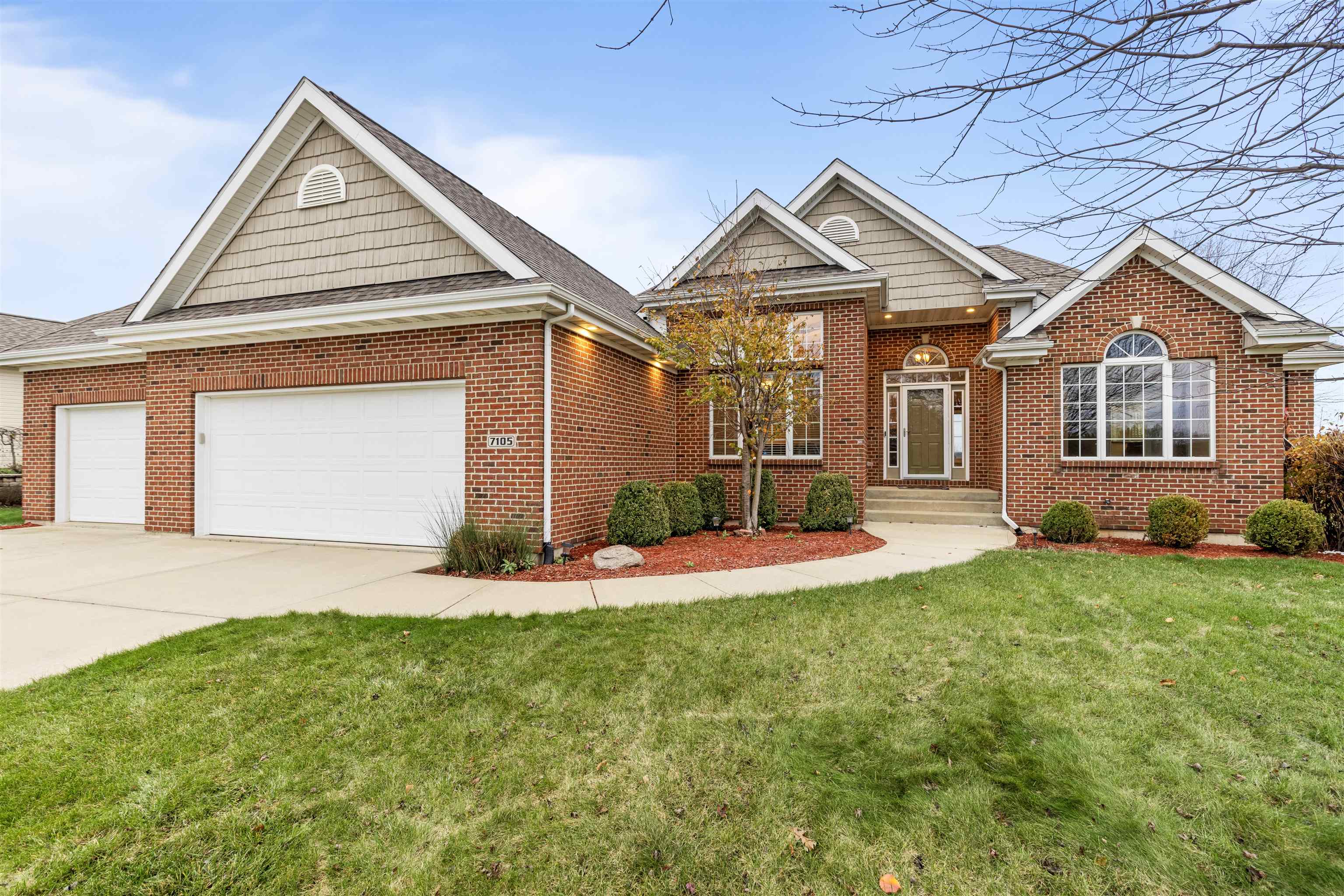 7105 West Ridge Lane Cherry Valley, IL 61016 - Photo 2 of 27 Gallery Image 2