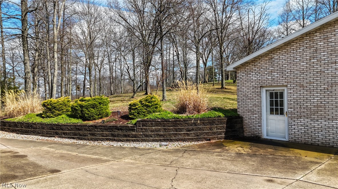 81 James Road Fleming, OH 45729 - Photo 6 of 50