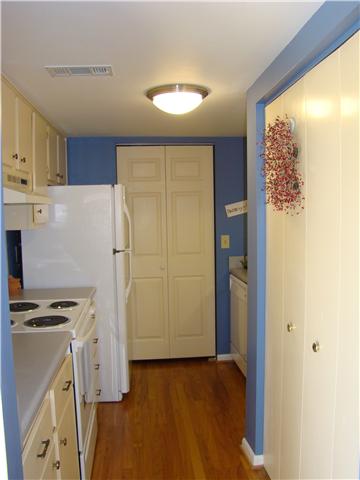 1108 Granville Road, Unit 1108 Franklin, TN 37064 - Photo 8 of 16 Hardwood Floors in Kitchen