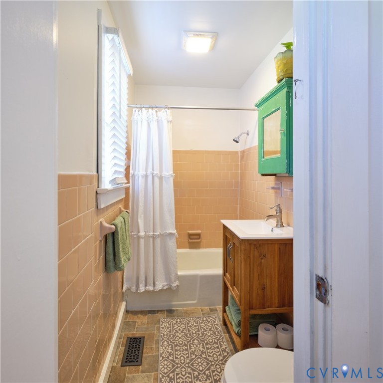 4970 Mt Landing Road Tappahannock, VA 22560 - Photo 18 of 51 Downstairs full bathroom.