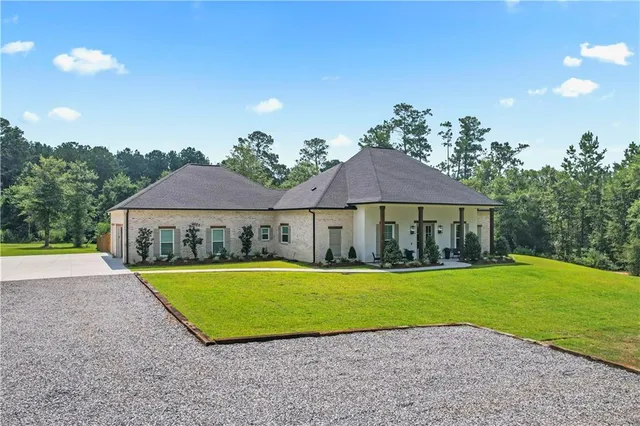 $899,000 | 212 Normandy Drive, Folsom, LA 70437