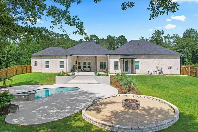 $899,000 | 212 Normandy Drive, Folsom, LA 70437