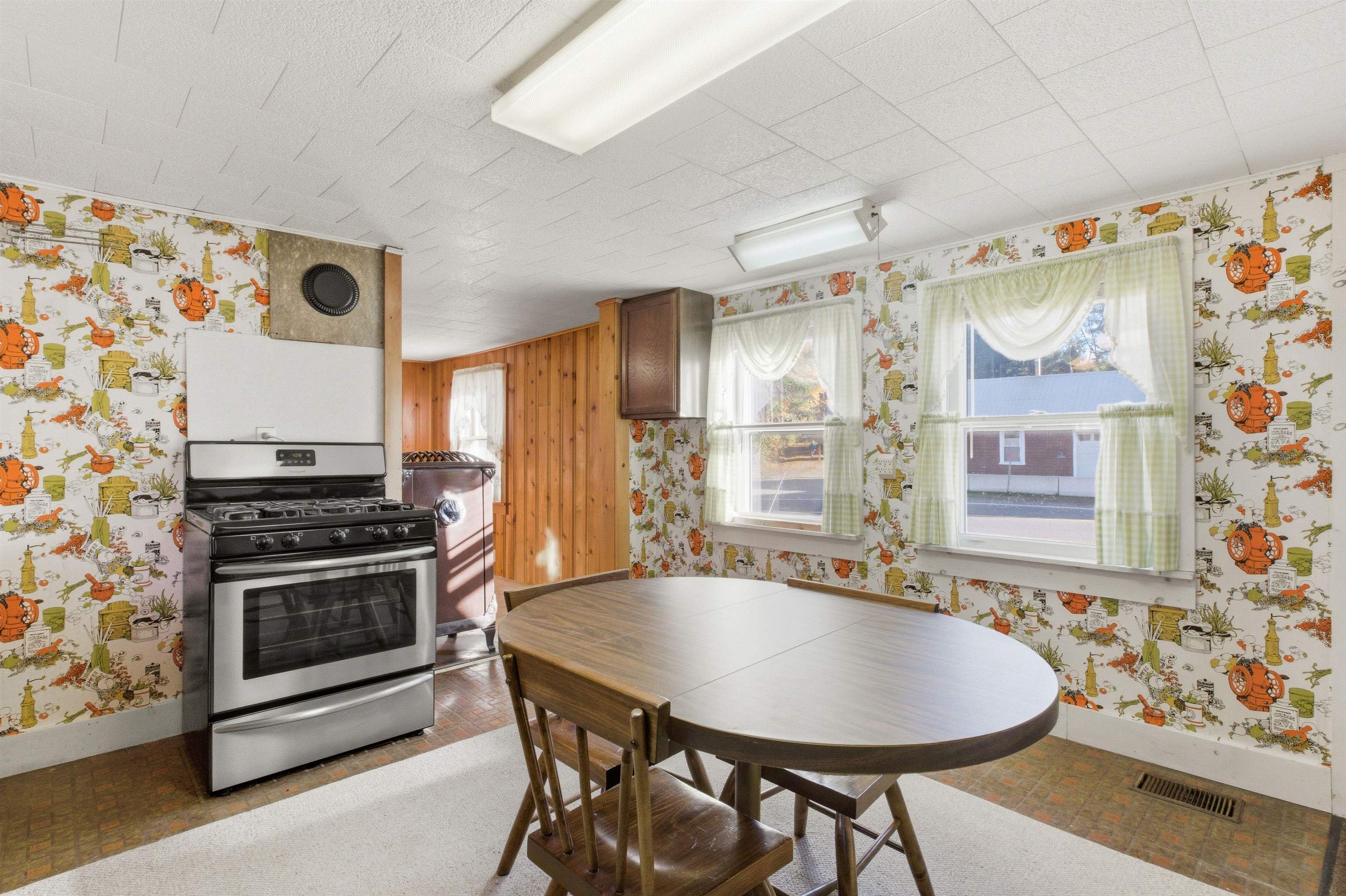 70 Wild Ammonoosuc Road Haverhill, NH 03785 - Photo 4 of 37