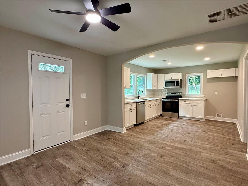 522 Spring Street Carrollton, GA 30117 - Photo 7 of 36