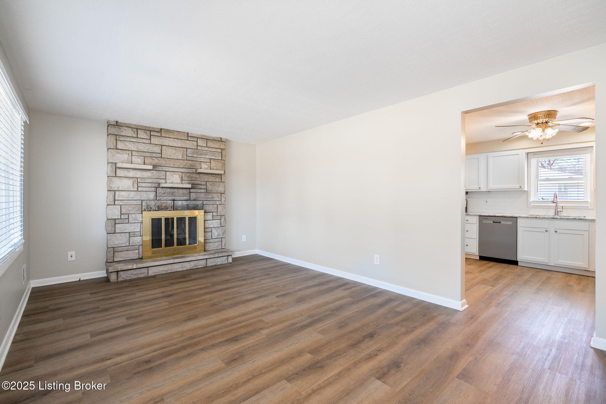 6711 Fernhaven Road Louisville, KY 40228 - Photo 9 of 40 6711 Fernhaven Rd-19