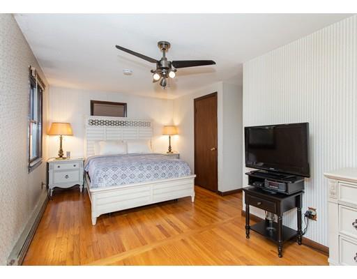 141 Donbray Road Springfield, MA 01119 - Photo 12 of 30