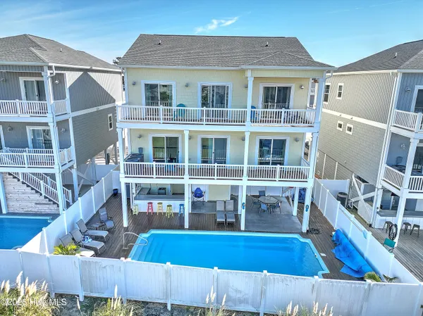 $1,450,000 | 115 Deal Drive, Holden Beach, NC 28462