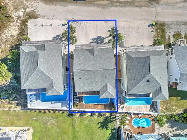 $1,450,000 | 115 Deal Drive, Holden Beach, NC 28462