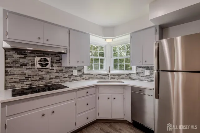 $3,499 | 77 Irvington Avenue, Somerset, NJ 08873