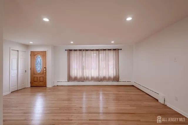 $3,499 | 77 Irvington Avenue, Somerset, NJ 08873