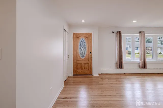 $3,499 | 77 Irvington Avenue, Somerset, NJ 08873