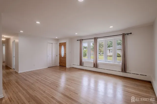 $3,499 | 77 Irvington Avenue, Somerset, NJ 08873