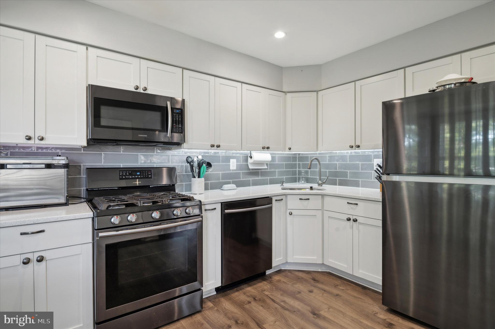 903 Railway Square, Unit 50 West Chester, PA 19380 - Photo 12 of 21 KITCHEN