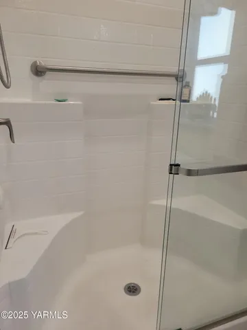a close view of a bathtub in bathroom