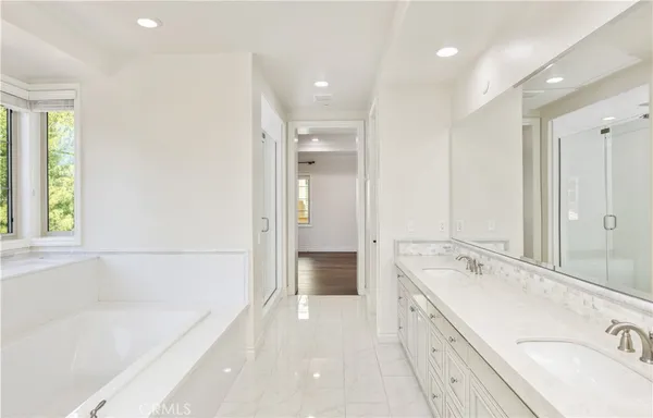 $3,790,000 | 22 Shadybend, Irvine, CA 92602