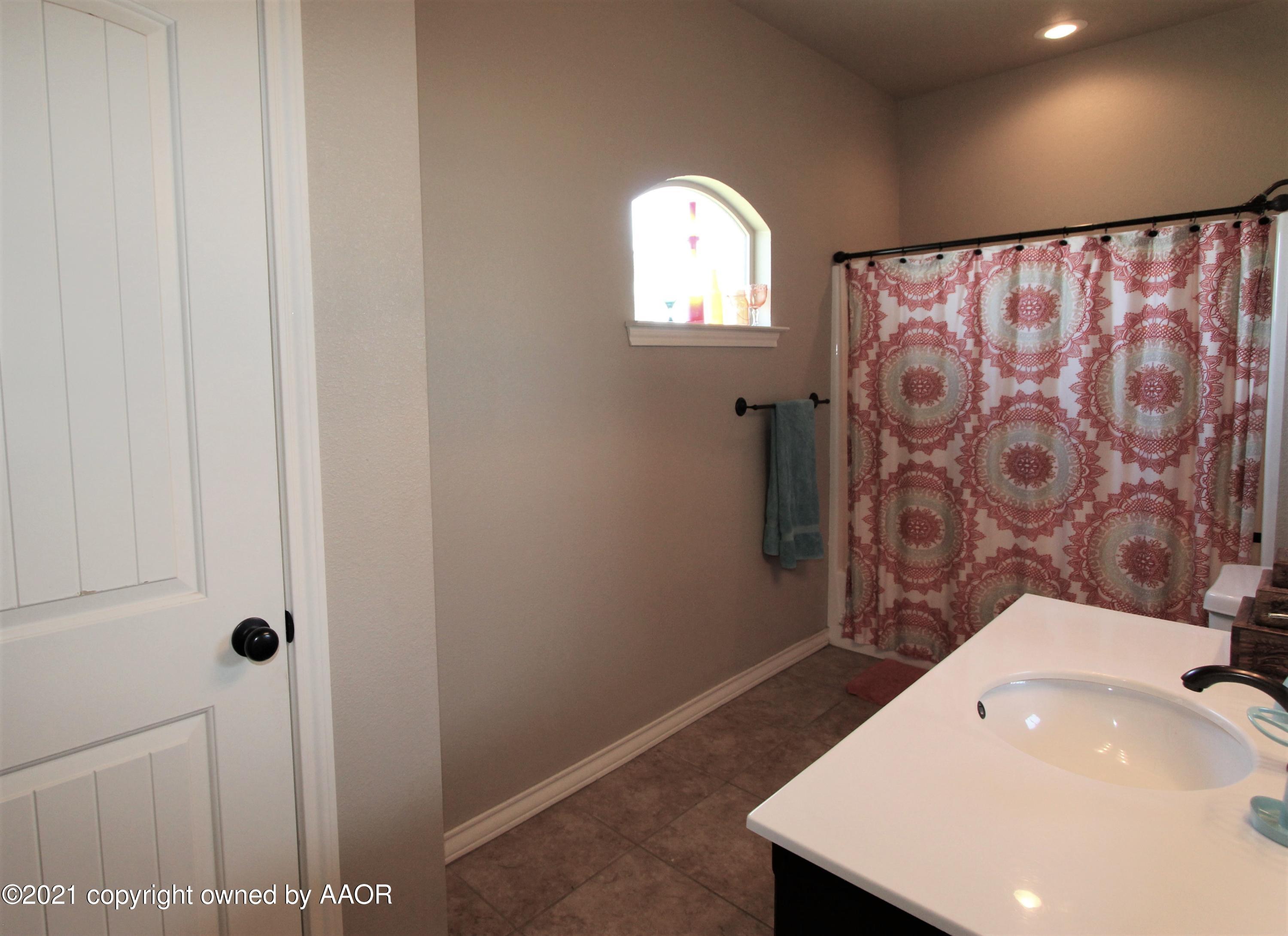 19150 Stone Creek Road Amarillo, TX 79124 - Photo 34 of 50 Bath for 2nd & 3rd Bedrooms