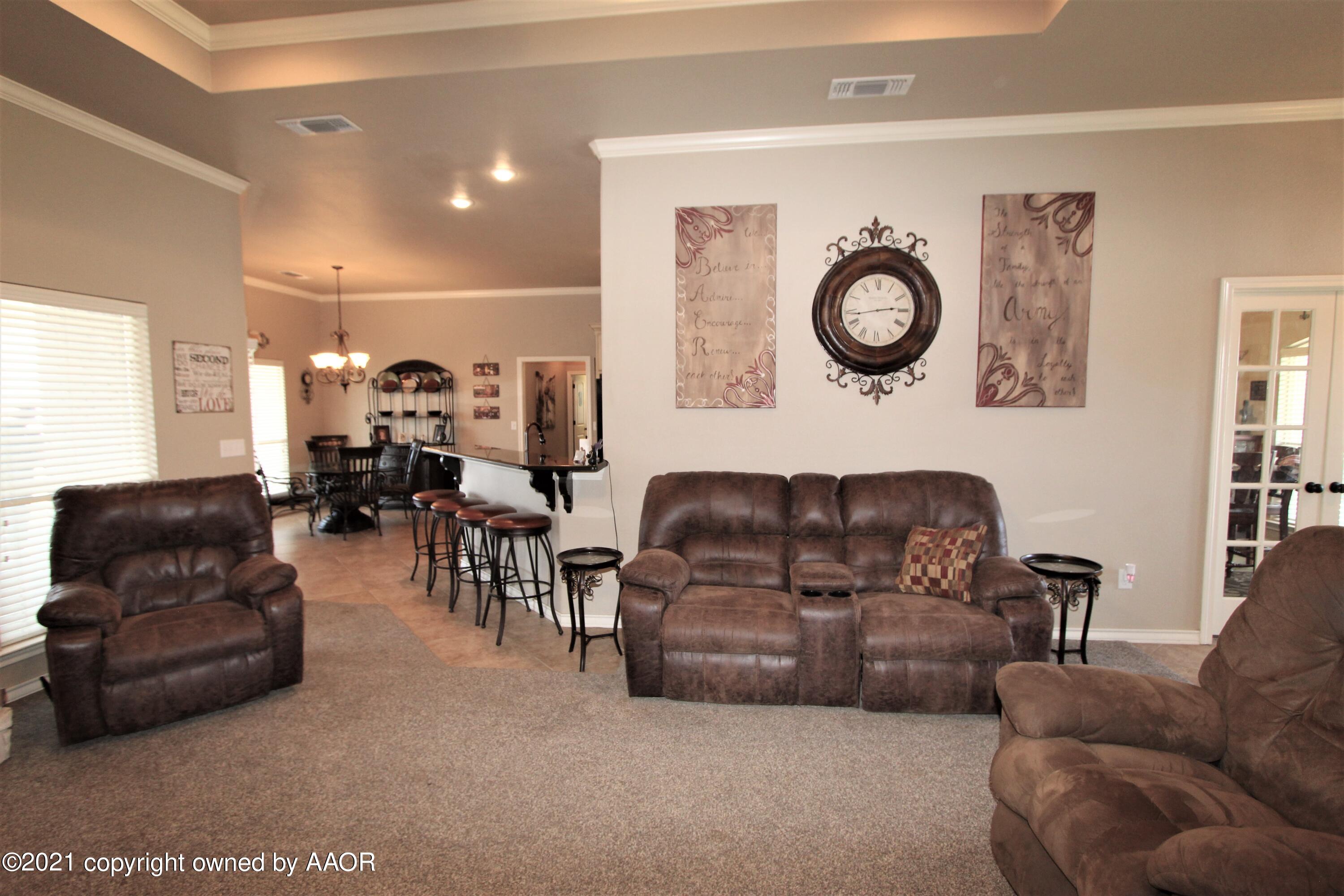 19150 Stone Creek Road Amarillo, TX 79124 - Photo 8 of 50 Living Room