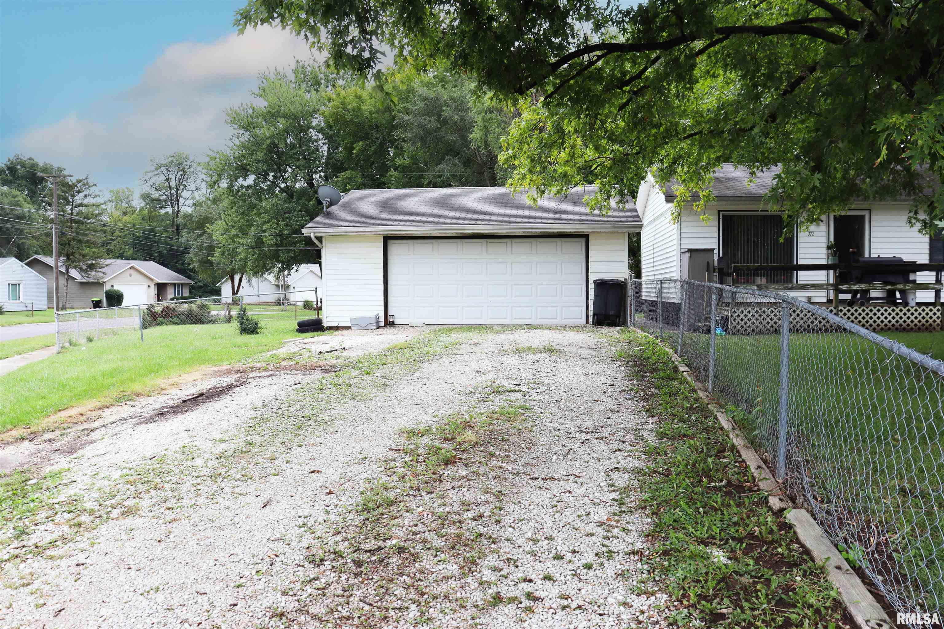712 Lincoln Road Marquette Heights, IL 61554 - Photo 3 of 21 Gallery Image 3