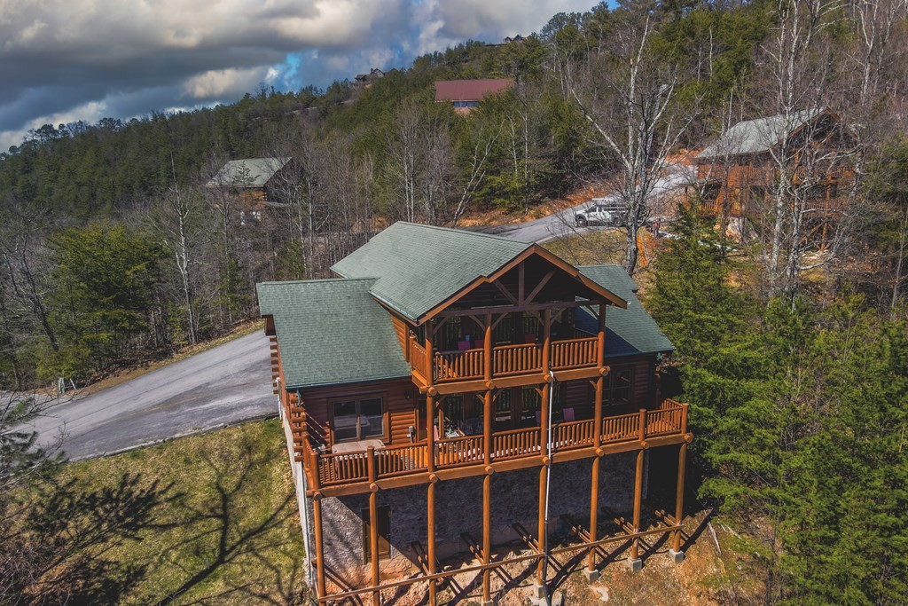 4524 Stackstone Road Sevierville, TN 37862 - Photo 3 of 38 Gallery Image 3