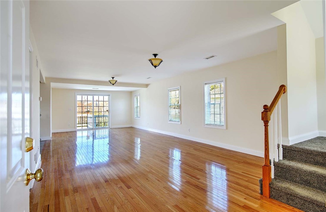 31 Garfield Avenue Bristol, RI 02809 - Photo 24 of 33 2nd floor