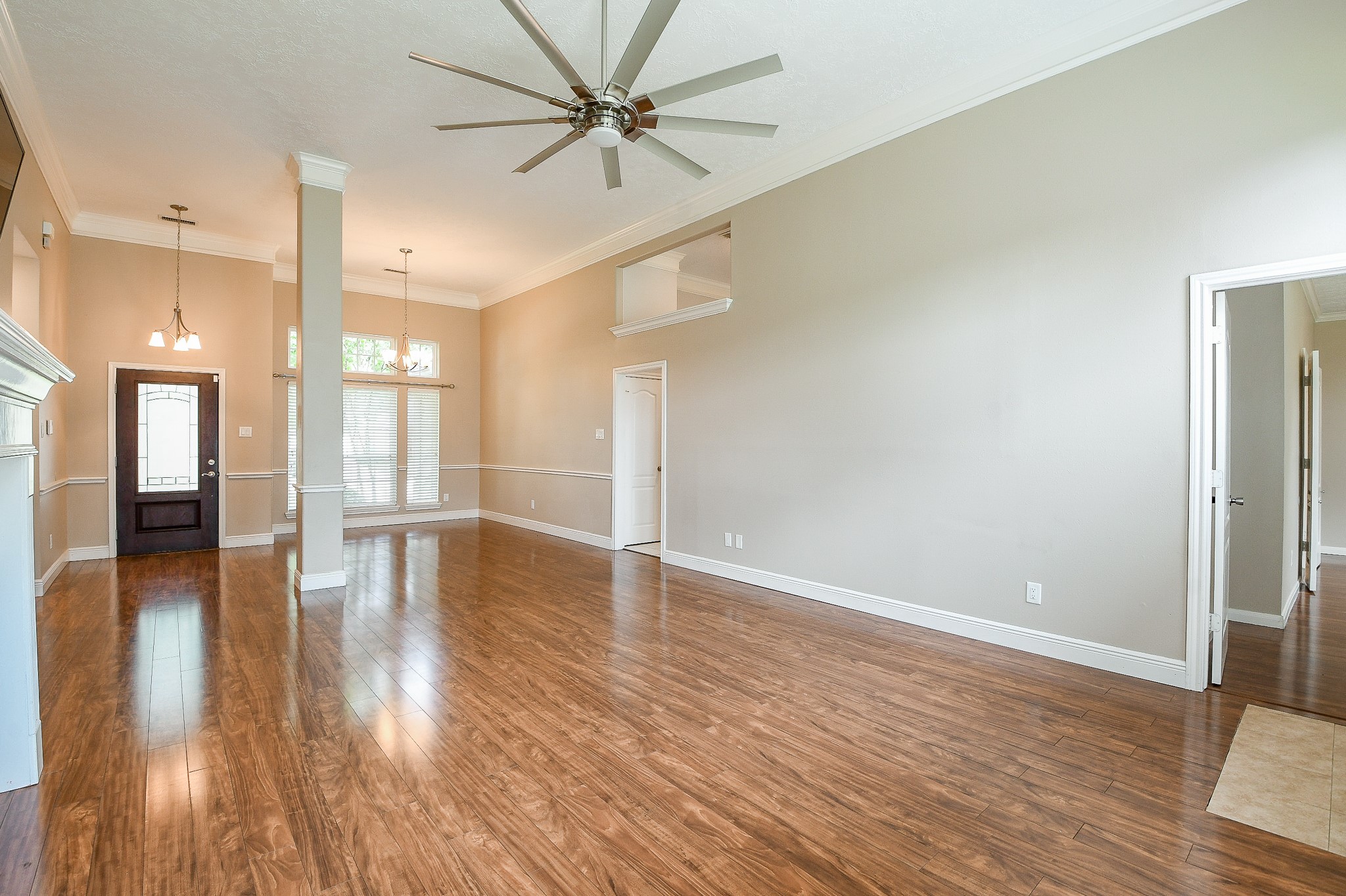 21818 Windsor Castle Drive Spring, TX 77388 - Photo 9 of 32 Living Room