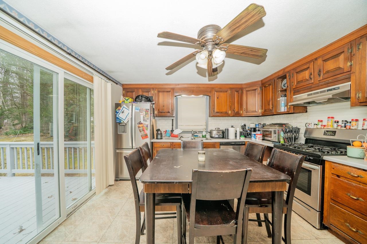 2 Gregoire Street Derry, NH 03038 - Photo 12 of 30