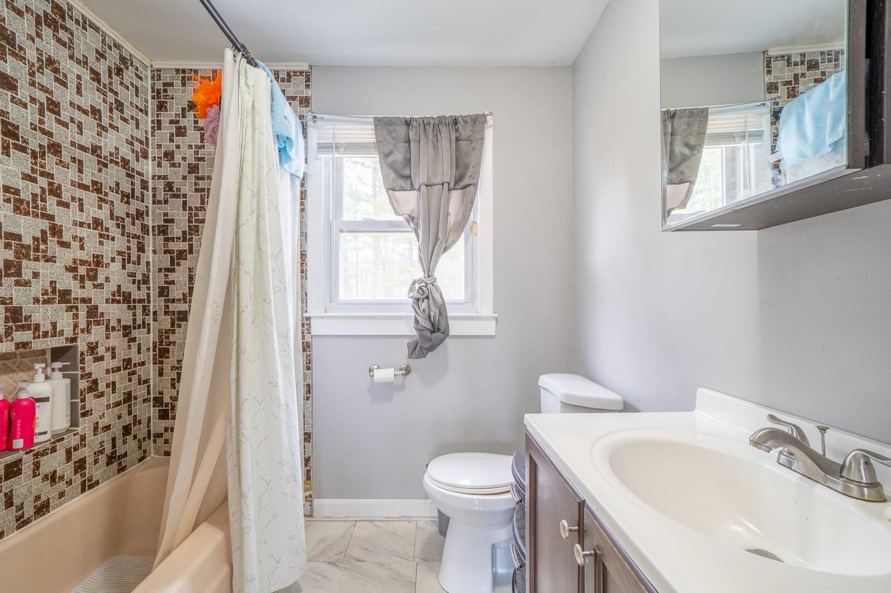 2 Gregoire Street Derry, NH 03038 - Photo 20 of 30