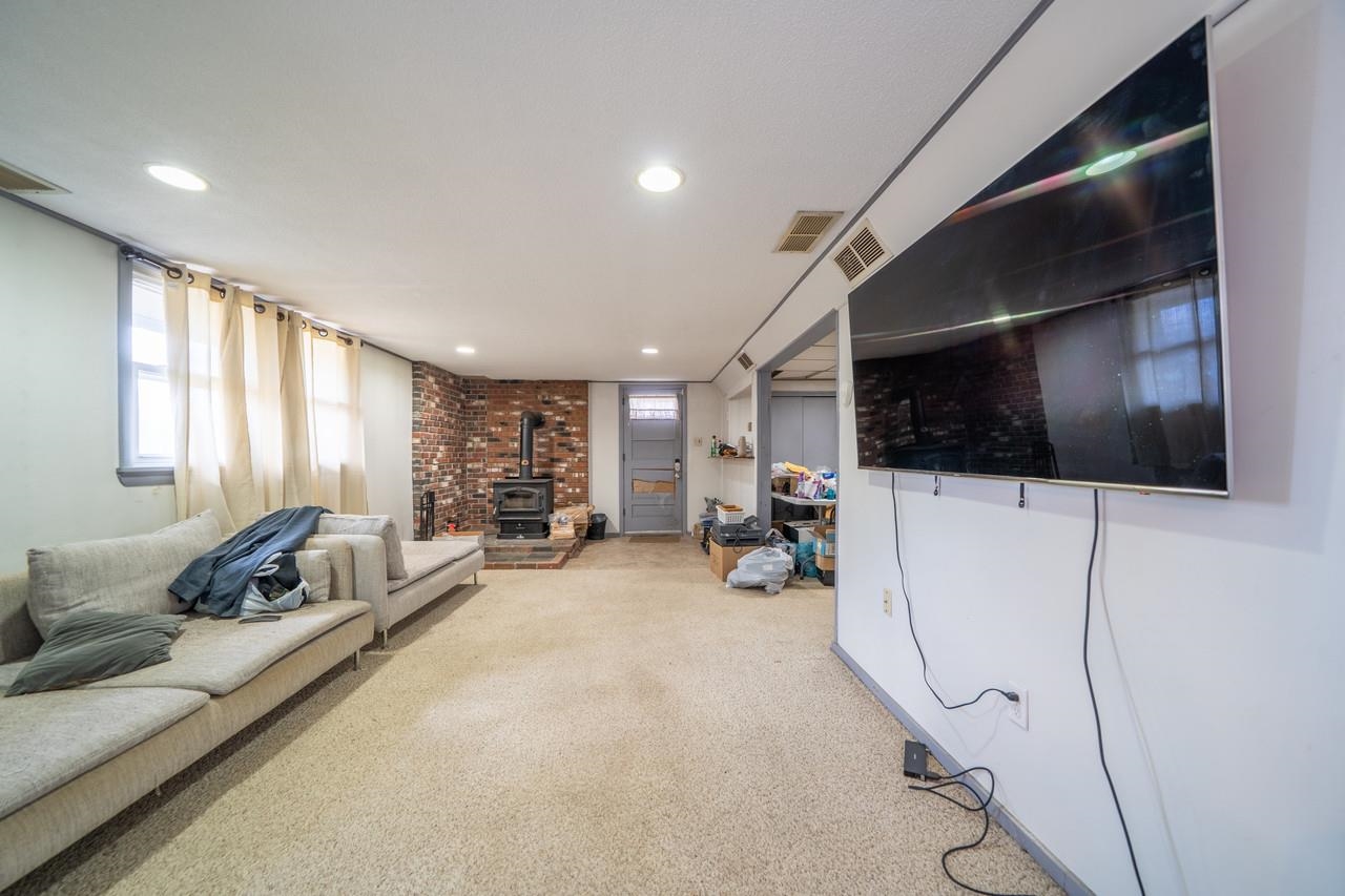 2 Gregoire Street Derry, NH 03038 - Photo 26 of 30