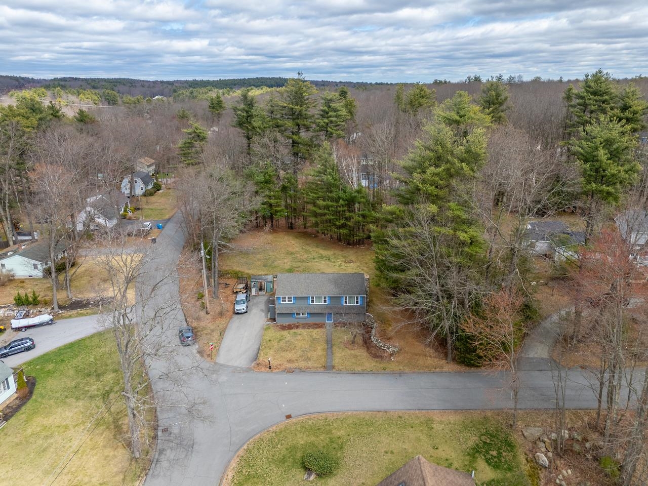 2 Gregoire Street Derry, NH 03038 - Photo 4 of 30