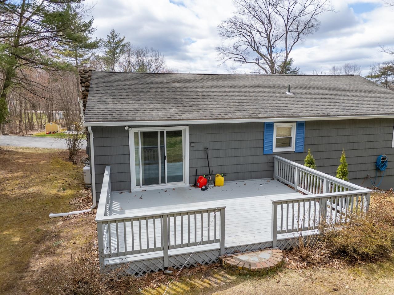 2 Gregoire Street Derry, NH 03038 - Photo 9 of 30