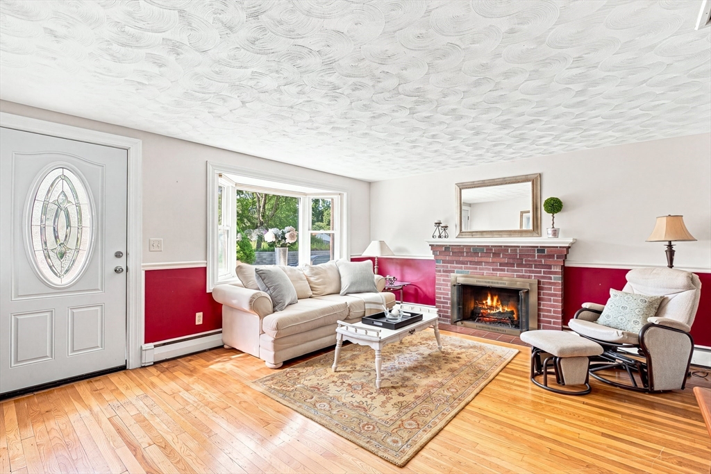 34 Roseen Road Holbrook, MA 02343 - Photo 4 of 25 Gallery Image 4