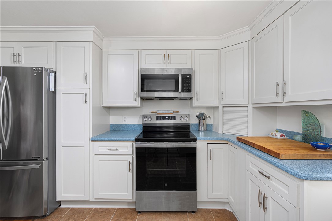 141 Redwood Road Portsmouth, RI 02871 - Photo 7 of 30