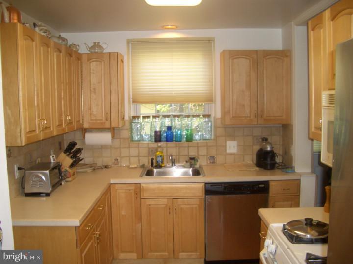 147 Trent Road Wynnewood, PA 19096 - Photo 7 of 18 Kitchen