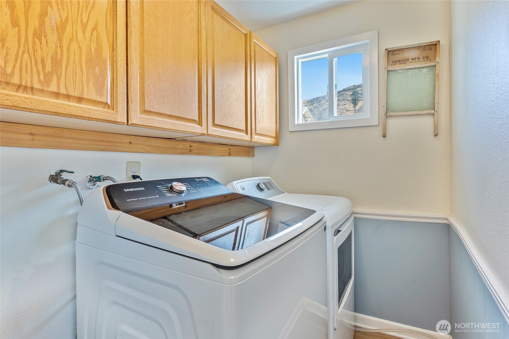 8133 North Dryden Road Cashmere, WA 98815 - Photo 30 of 36 a utility room with dryer and washer