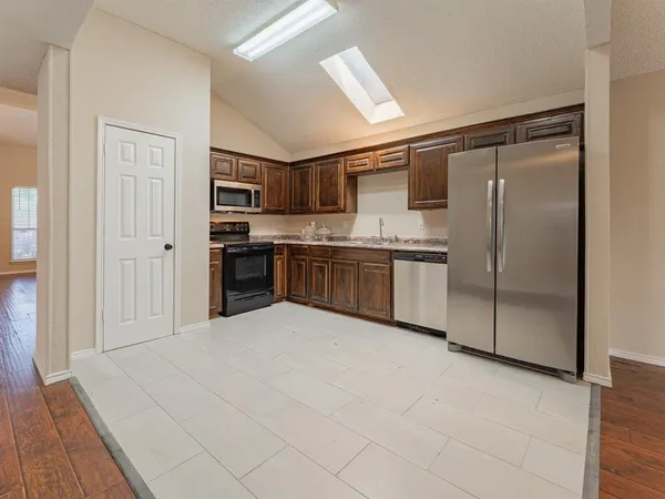 $2,175 | 5807 Rock Meadow Trail, Arlington, TX 76017