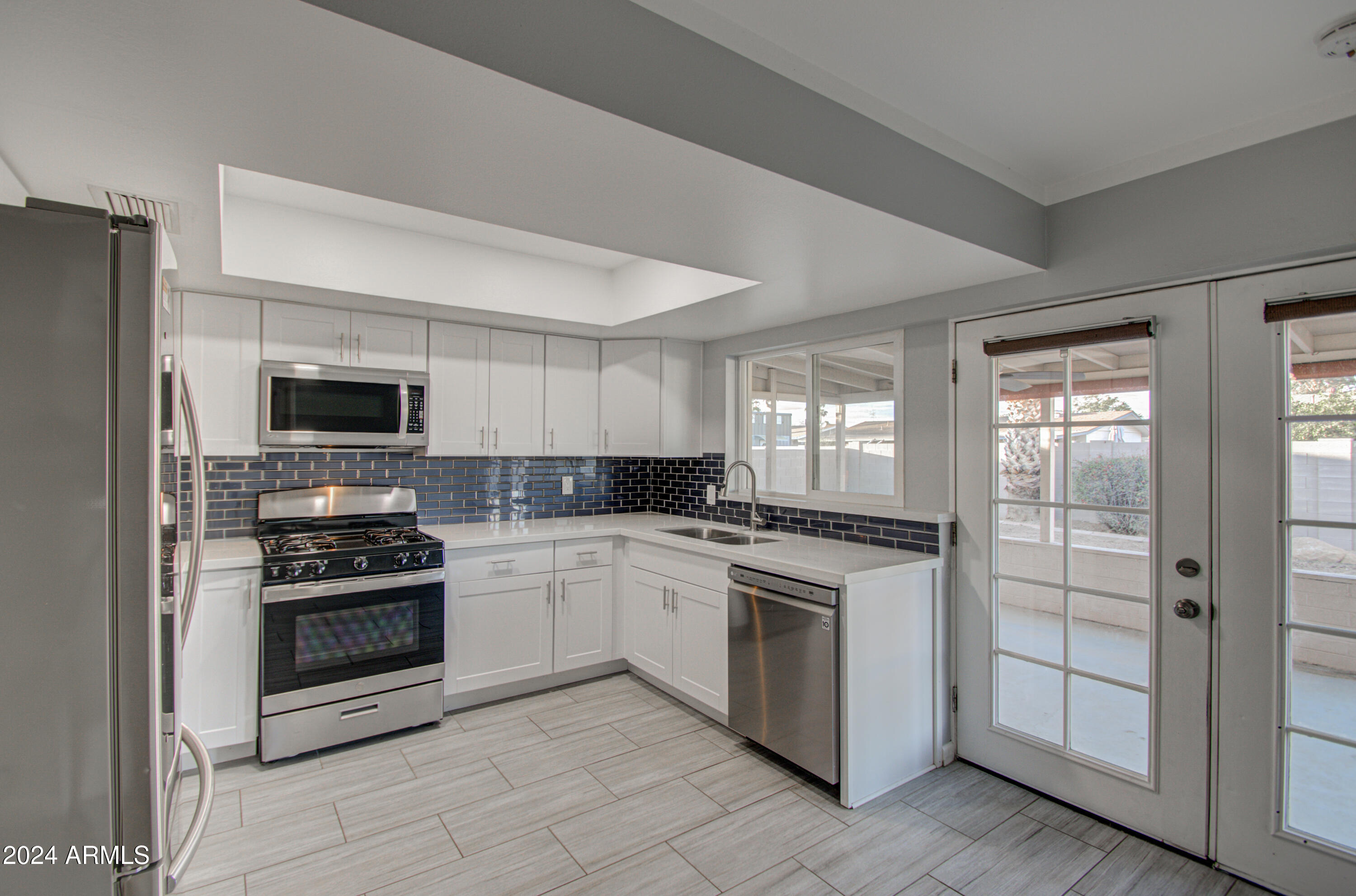 2236 West Wethersfield Road Phoenix, AZ 85029 - Photo 14 of 32 Kitchen 5