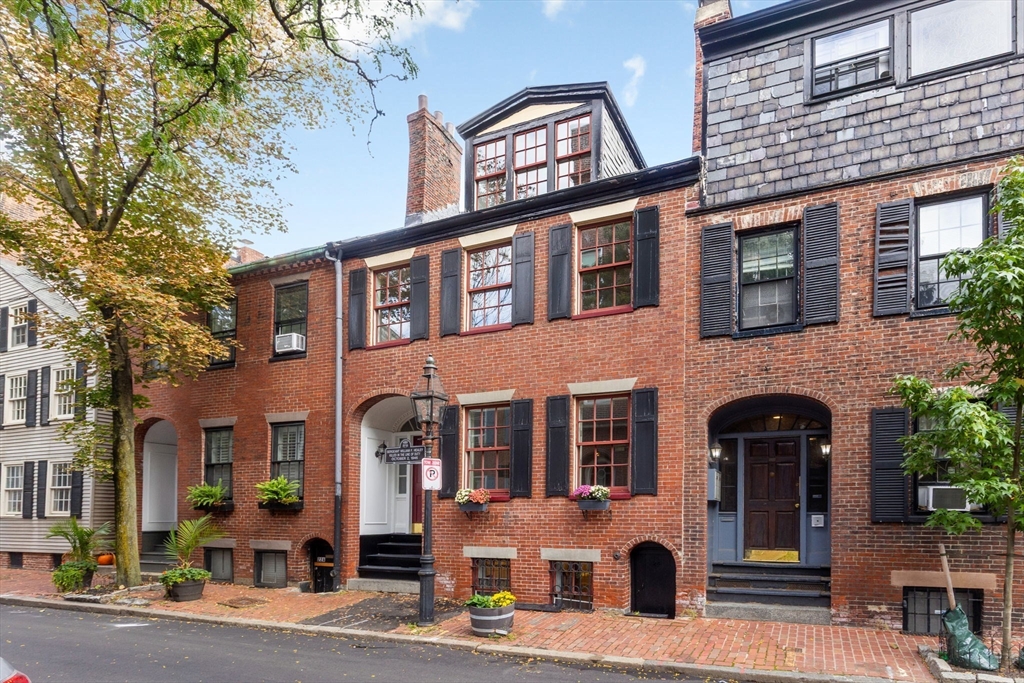 24 Fayette Street, Unit 24 Boston, MA 02116 - Photo 1 of 36 front view of a brick building
