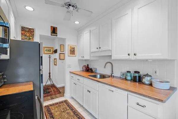 $595,000 | 1210 Greendale Avenue, Unit 340, Needham, MA 02492