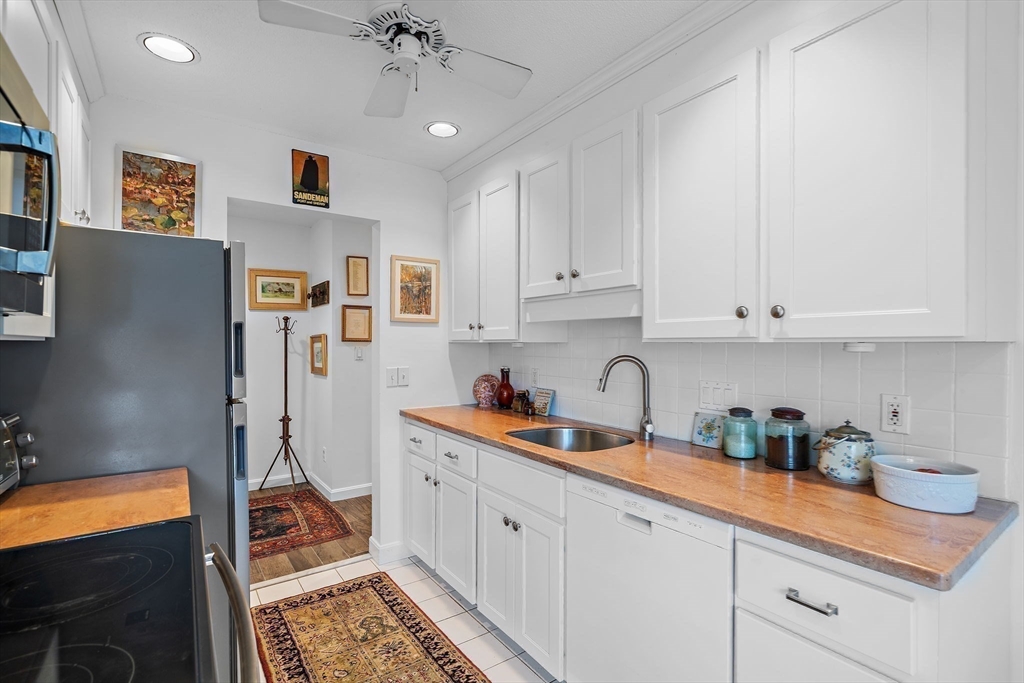 1210 Greendale Avenue, Unit 340 Needham, MA 02492 - Photo 9 of 27
