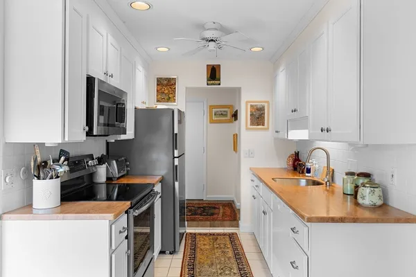 $595,000 | 1210 Greendale Avenue, Unit 340, Needham, MA 02492