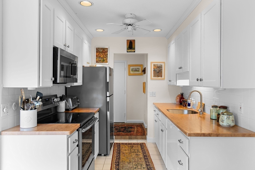 1210 Greendale Avenue, Unit 340 Needham, MA 02492 - Photo 10 of 27