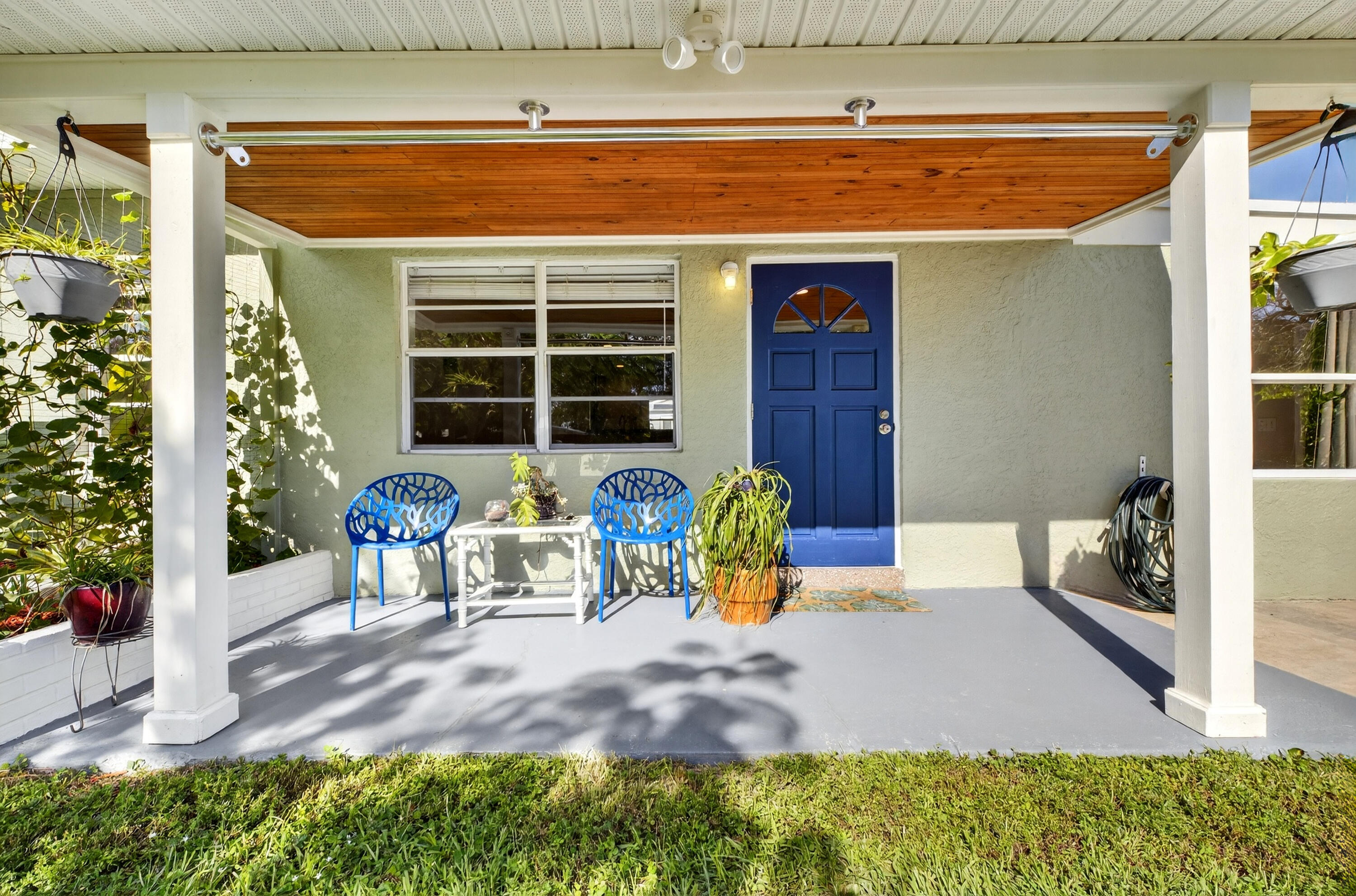 2108 Donald Avenue Fort Pierce, FL 34946 - Photo 2 of 35 Front Porch