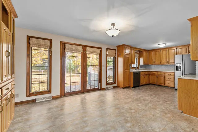 $524,900 | 1076 Shadow Lane, Green Bay, WI 54304