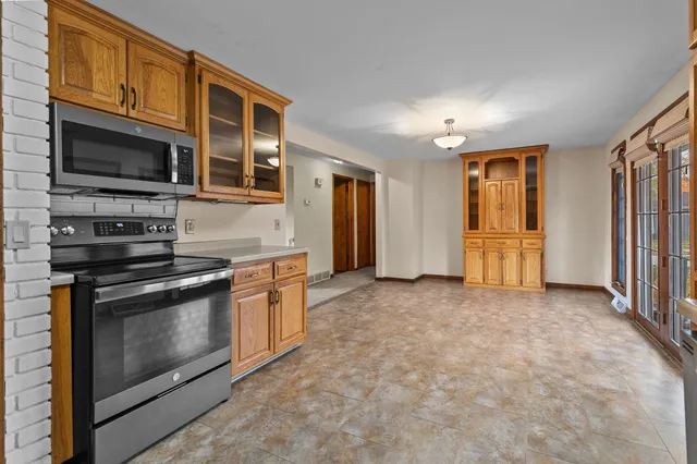 $524,900 | 1076 Shadow Lane, Green Bay, WI 54304