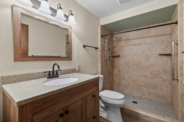 $524,900 | 1076 Shadow Lane, Green Bay, WI 54304